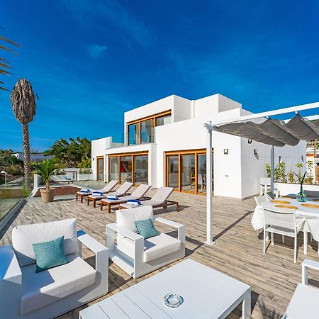 Fabulous Contemporary 5 Bedroom Villa With Private Heated Pool, Sleeps Max 13 Кальяо-Сальвахе Экстерьер фото