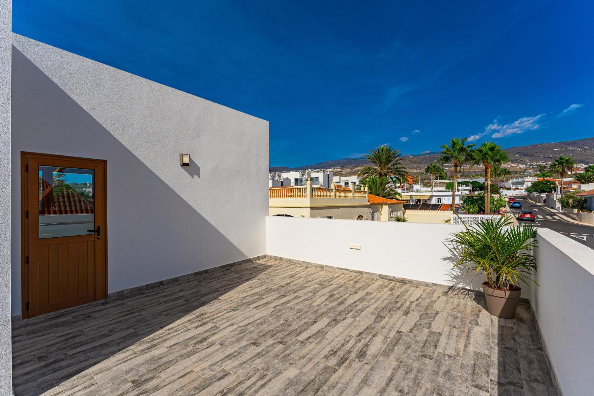 Fabulous Contemporary 5 Bedroom Villa With Private Heated Pool, Sleeps Max 13 Кальяо-Сальвахе Экстерьер фото